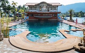 โรงแรมเกาะช้าง โบ๊ต ชาเลต์